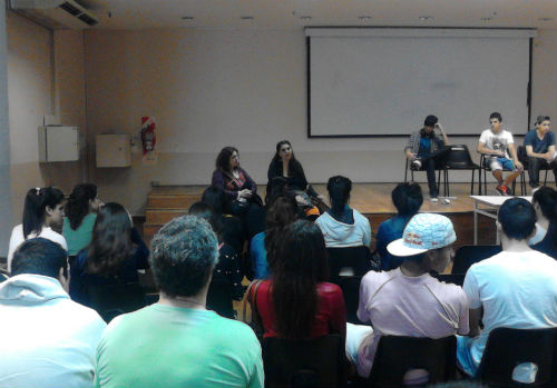 estudiantes en el aula
